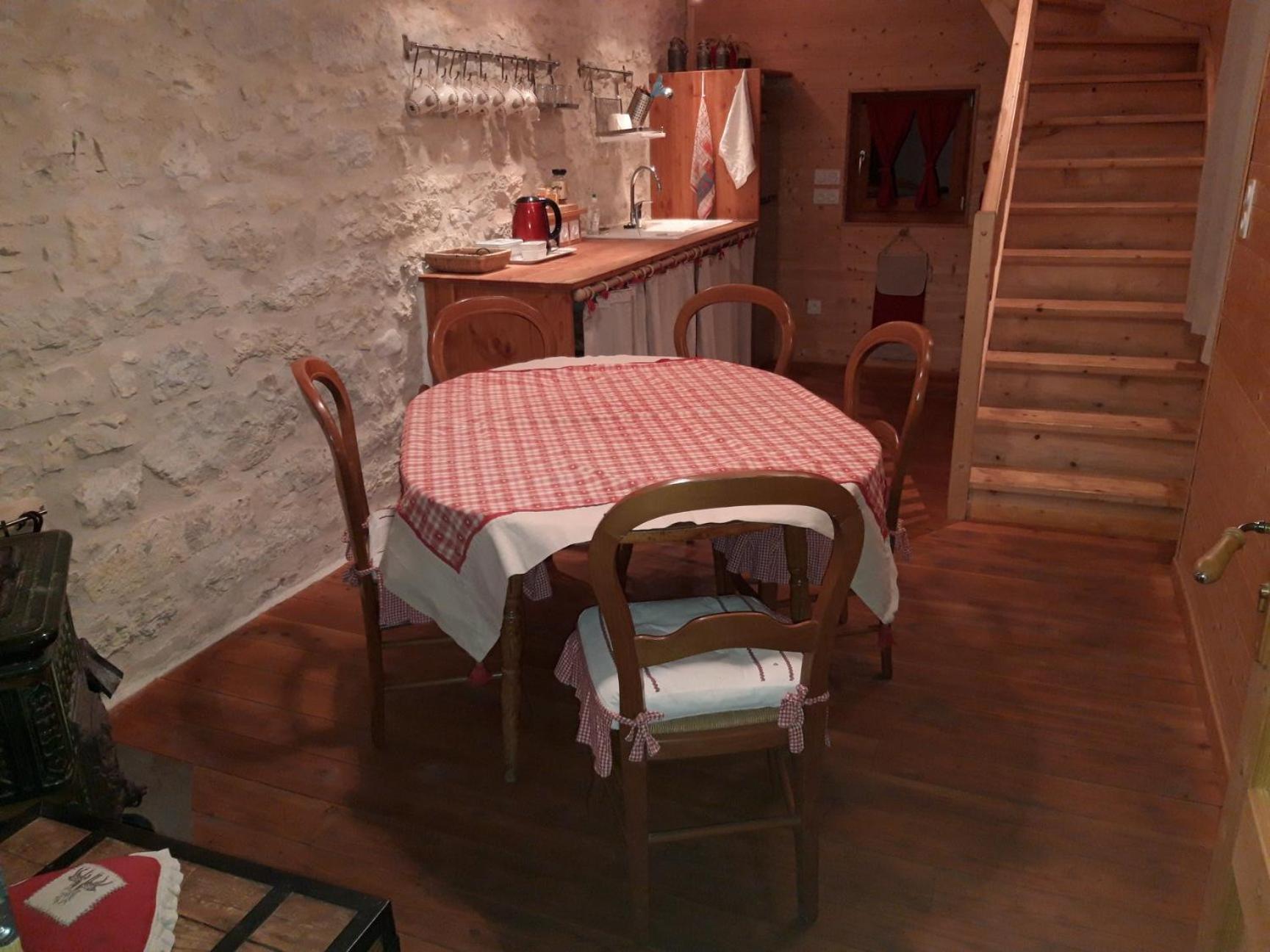 Valreley, Chambres Et Table D'Hotes Eco-Friendly Avec Bain Nordique Au Sud Du Massif Du Jura Champagne-en-Valromey Esterno foto