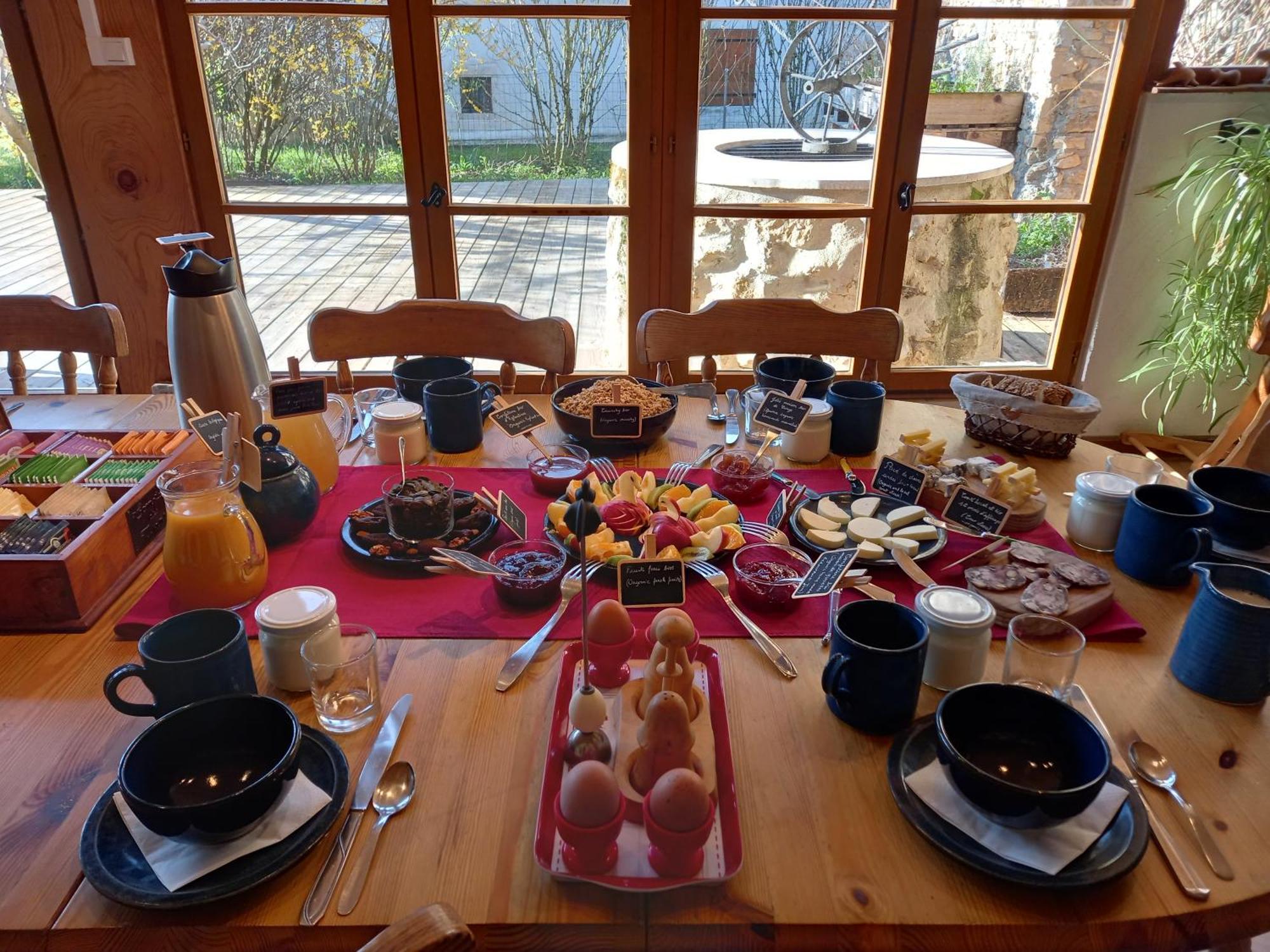 Valreley, Chambres Et Table D'Hotes Eco-Friendly Avec Bain Nordique Au Sud Du Massif Du Jura Champagne-en-Valromey Esterno foto