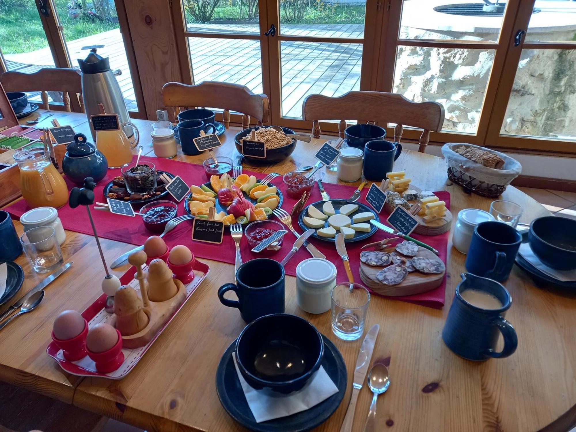Valreley, Chambres Et Table D'Hotes Eco-Friendly Avec Bain Nordique Au Sud Du Massif Du Jura Champagne-en-Valromey Esterno foto